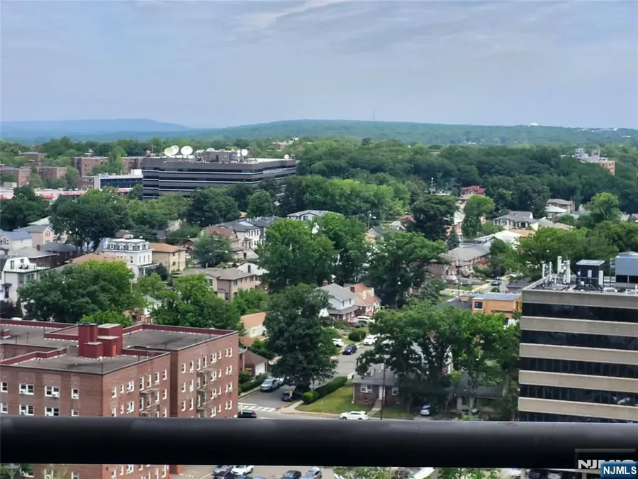 2077 Center 21G, Fort Lee, NJ 07024 - #2
