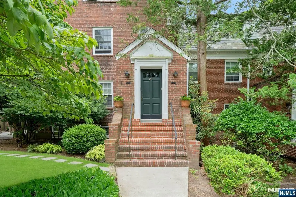 185 E Palisade Avenue D11B, Englewood, NJ 07631 - #1