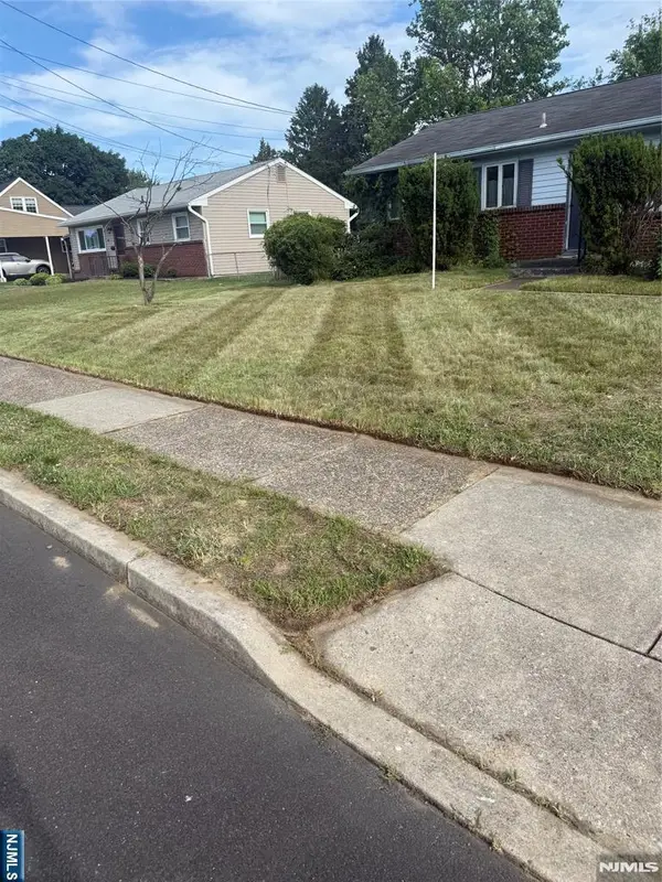 8 Boswell Road, Evesham, NJ 08053