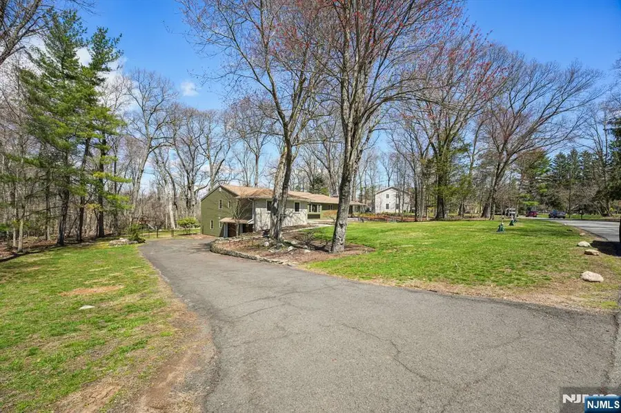 217 Osage Lane, Franklin Lakes, NJ 07417 - #3
