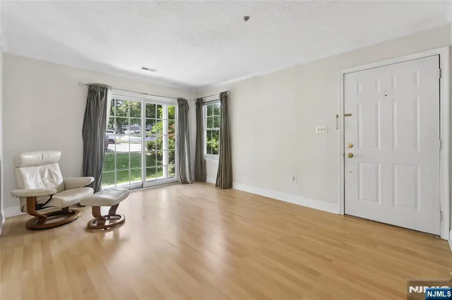 1116 Hyde Park Court, Mahwah, NJ 07430 - #3