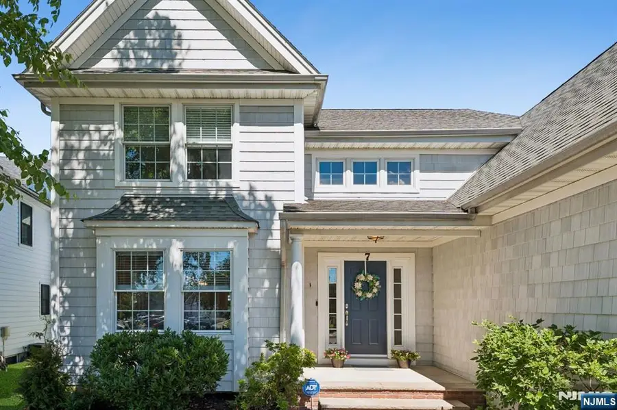 7 Holly Court, Bloomfield, NJ 07003 - #2