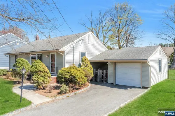20 Kievit Road, Wayne, NJ 07470