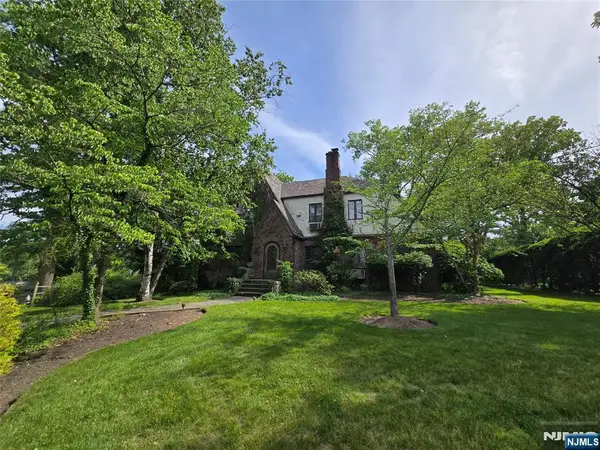 220 Manor Road, Ridgewood, NJ 07450