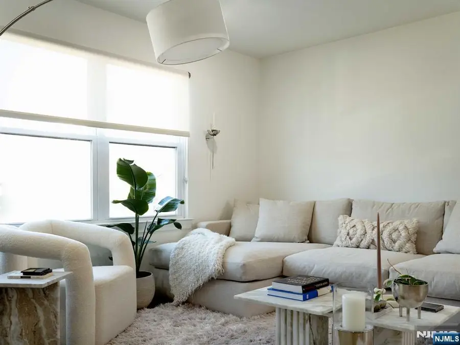 470 S 16th Street, Newark, NJ 07103 - #3
