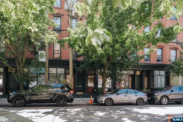 204 Washington Street 2A, Jersey City, NJ 07302
