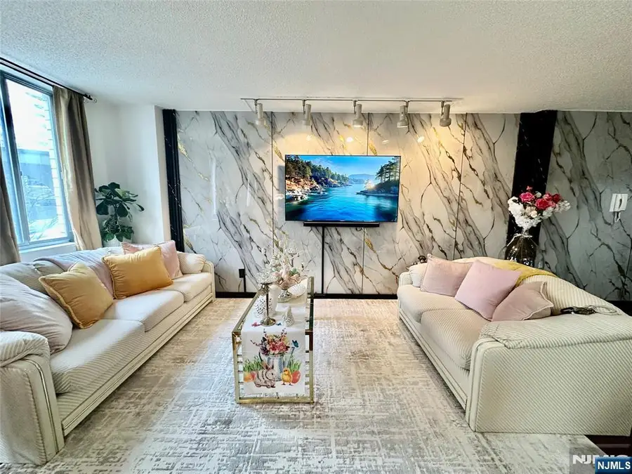160 Overlook Avenue 2D, Hackensack, NJ 07601 - #2