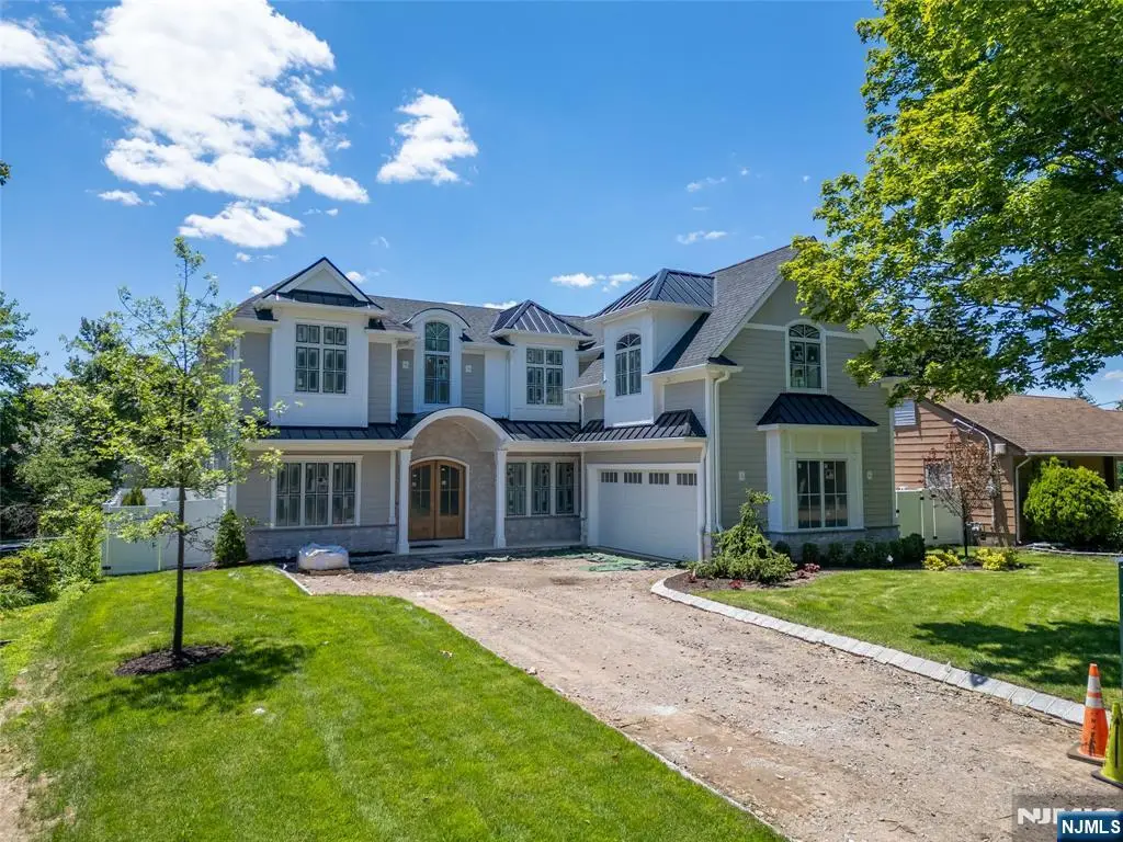 92 Oliver Road, Paramus, NJ 07652 - #1