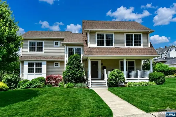 121 Vreeland Avenue, Midland Park, NJ 07432