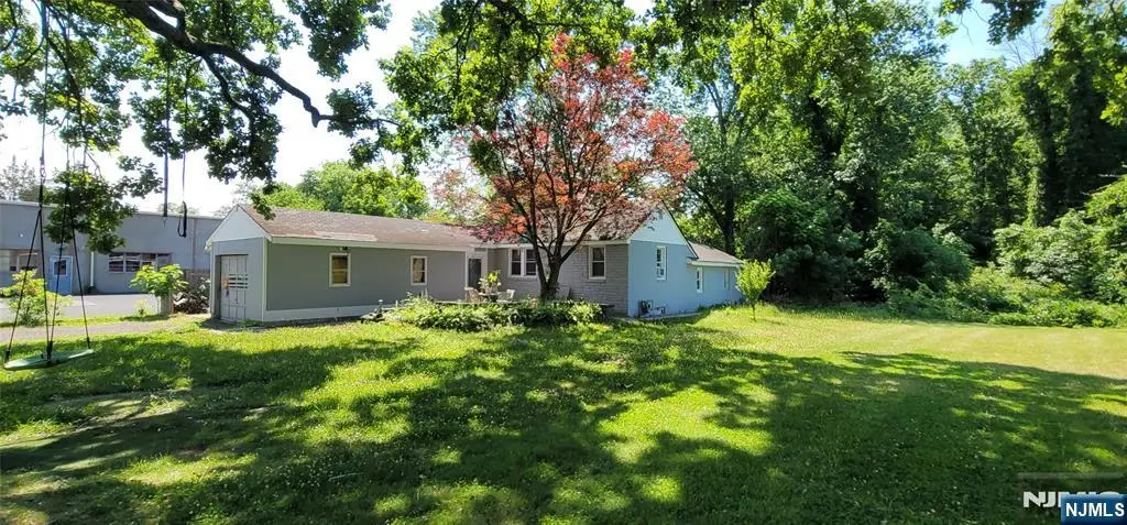 347 Somerset Street, Stirling, NJ 07980 - #1