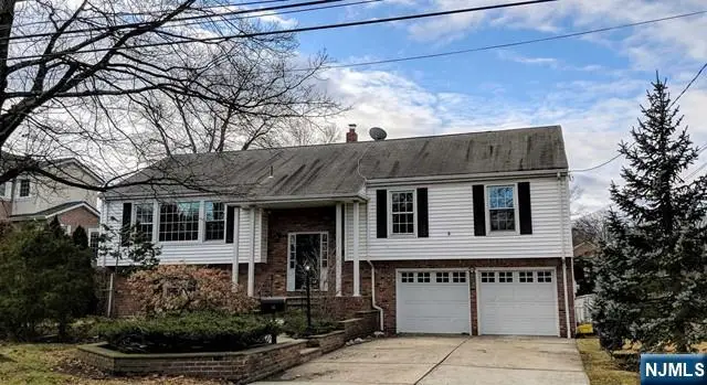 18 Van Wagoner Drive, Englewood Cliffs, NJ 07632 - #1