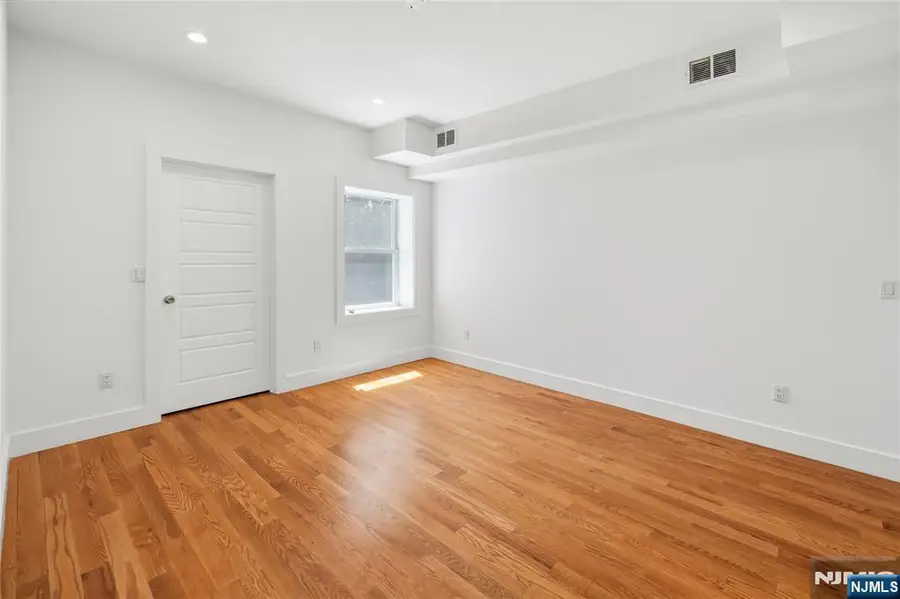 141 Beach Street, Jersey City, NJ 07307 - #3