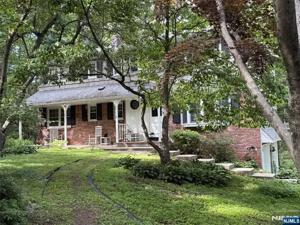 36 Lavina Trail, Jefferson Township, NJ 07438