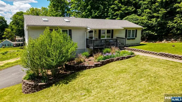 1 Bantry Court, Vernon, NJ 07422