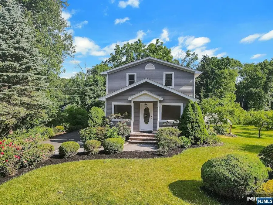 32 Bellows Lane, Towaco, NJ 07082 - #2
