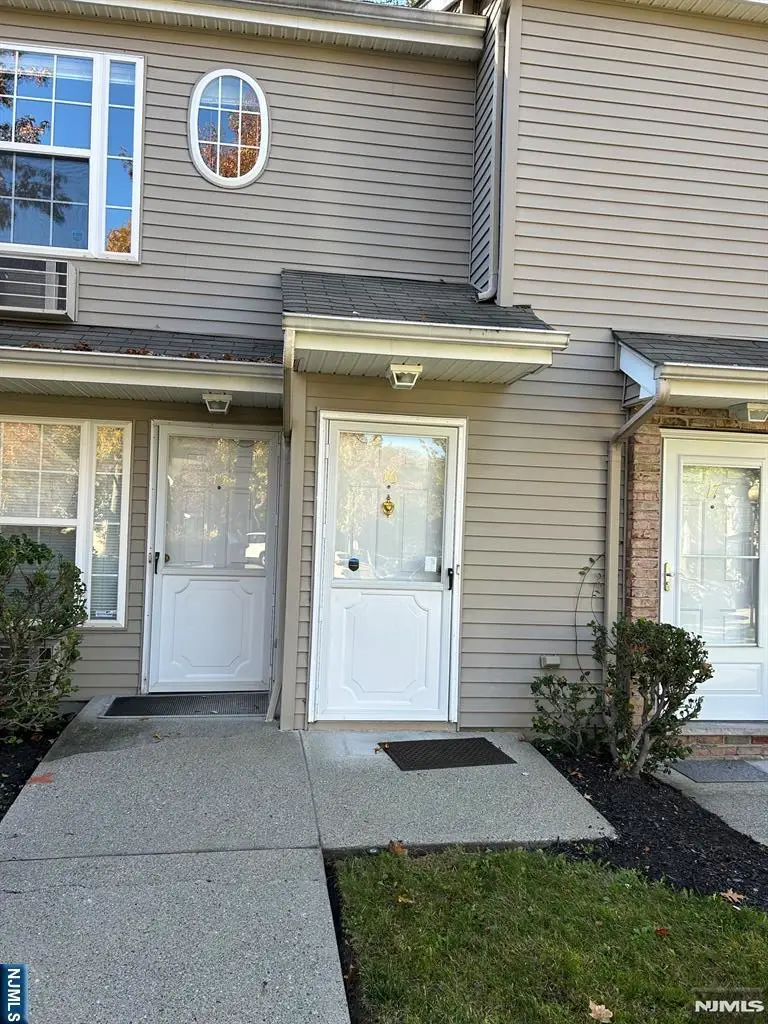 16 Perrin, Saddle River, NJ 07458 - #1