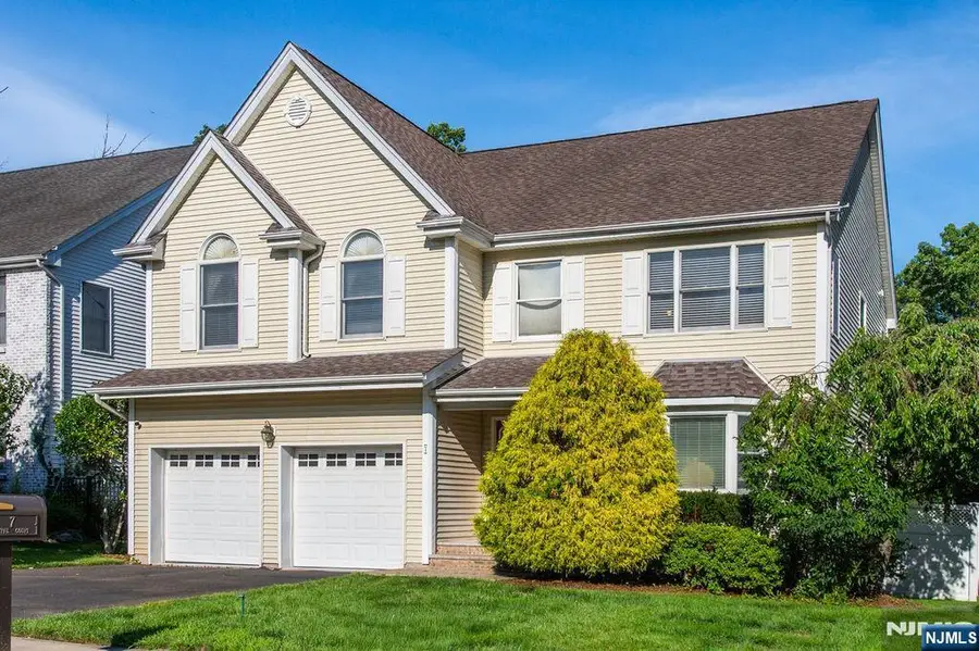 7 Wayne Court, Waldwick, NJ 07463 - #3