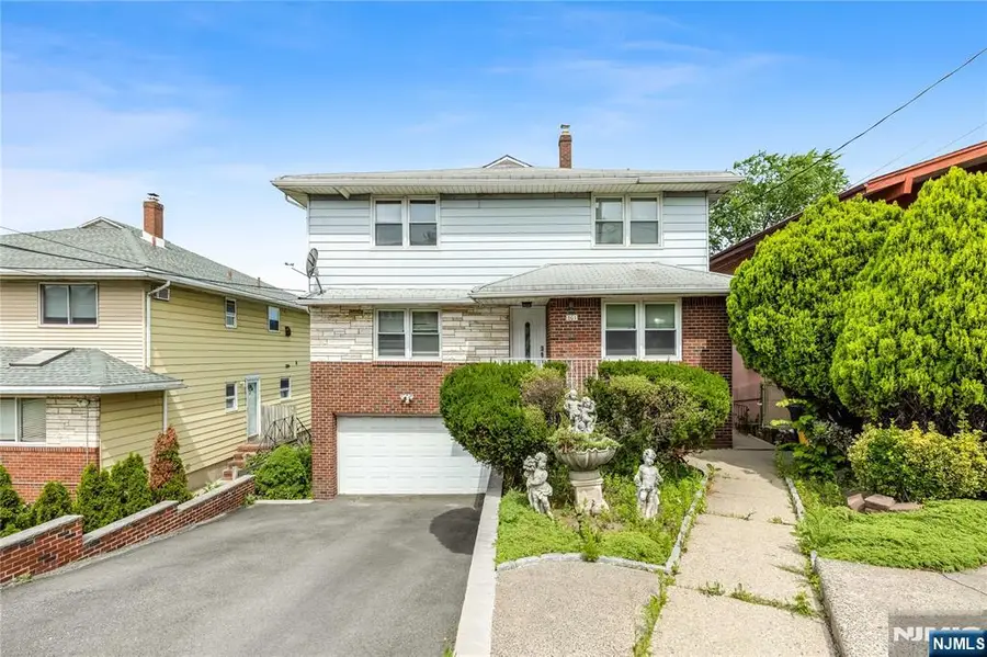 261 10th Street, Palisades Park, NJ 07650 - #2