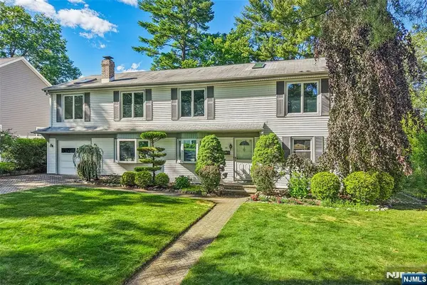 181 Behnke Avenue, Paramus, NJ 07652