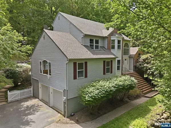 20 Indian Run Road, Washington Township, NJ 07853
