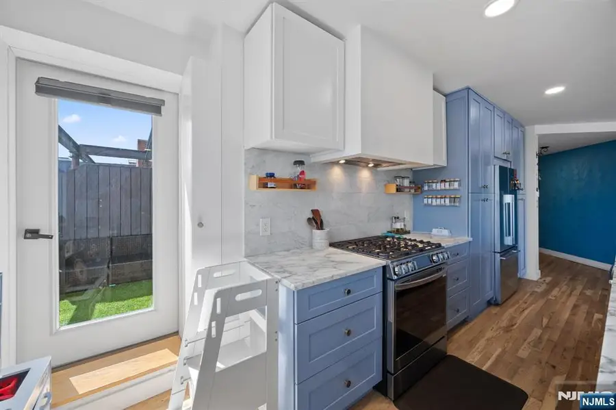 205 10th Street 6X, Jersey City, NJ 07302 - #3