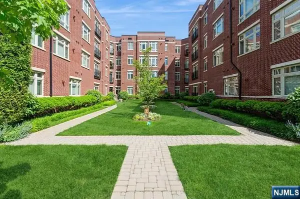 2224 Riverview Avenue, Englewood, NJ 07631