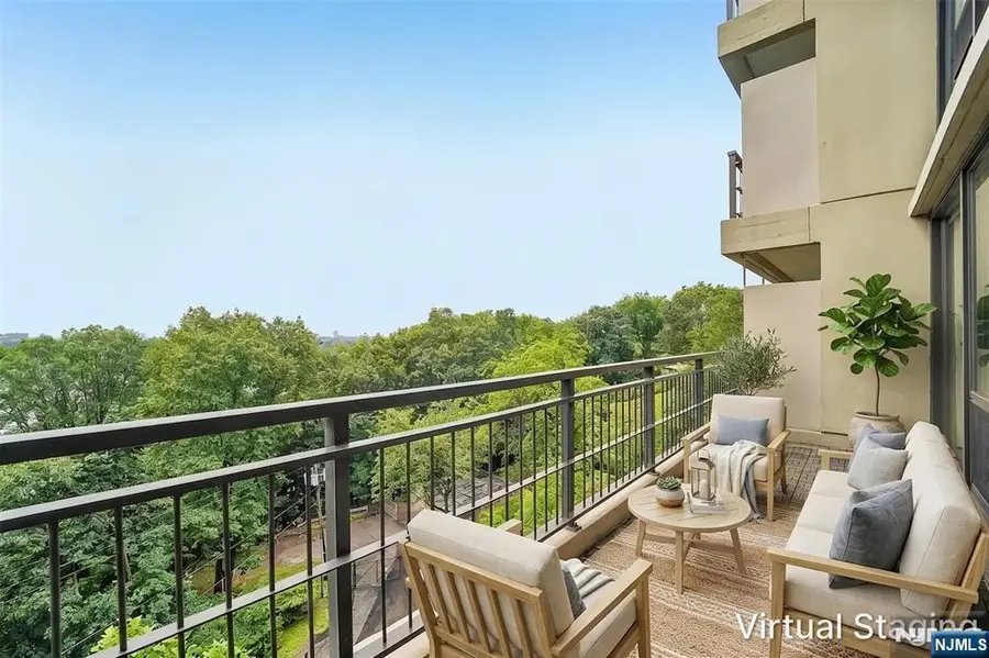 4 Horizon Road # G18, Fort Lee, NJ 07024 - #2
