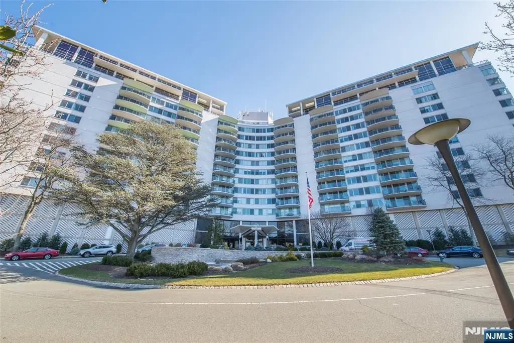 1 Claridge Drive 725, Verona, NJ 07044 - #1