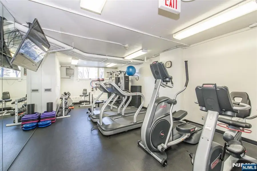 1 Claridge Drive 725, Verona, NJ 07044 - #3
