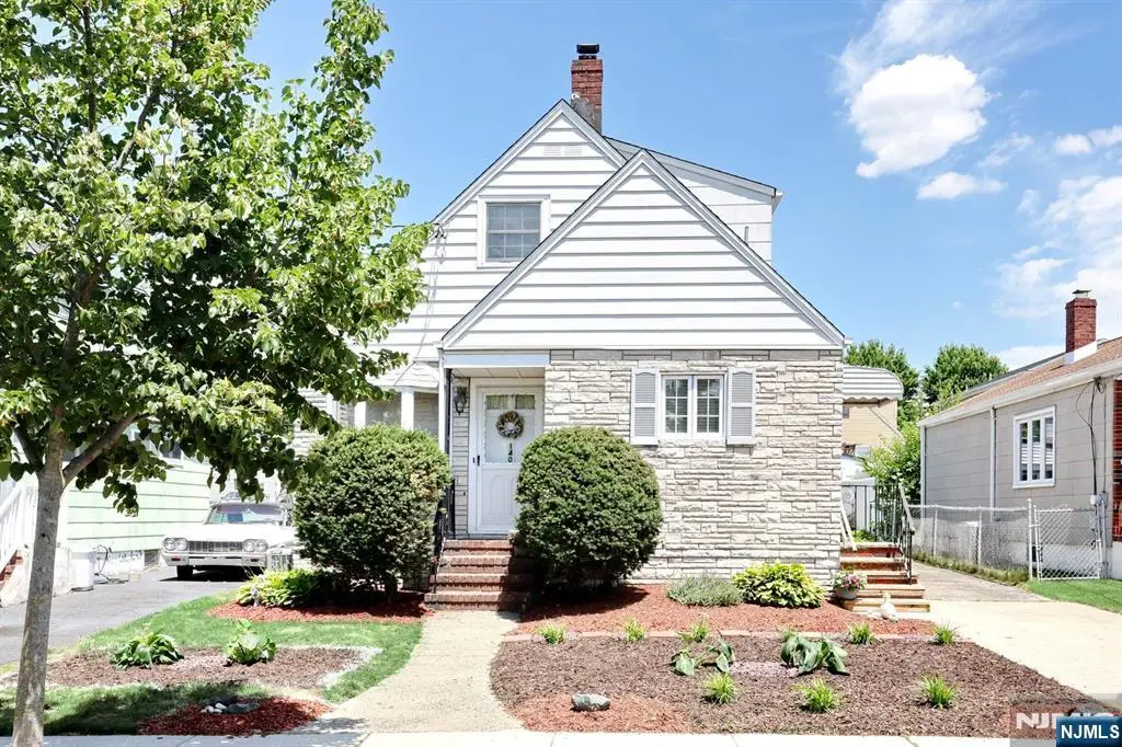 140 Carlyle Court, Carlstadt, NJ 07072 - #1