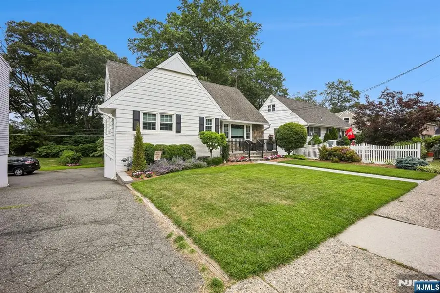 23 Andover Place, Brookdale, NJ 07003 - #3