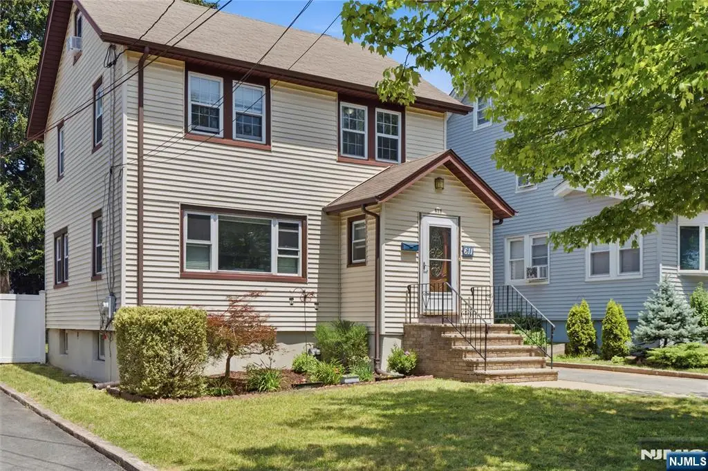 611 Maple Avenue, Teaneck, NJ 07666 - #1