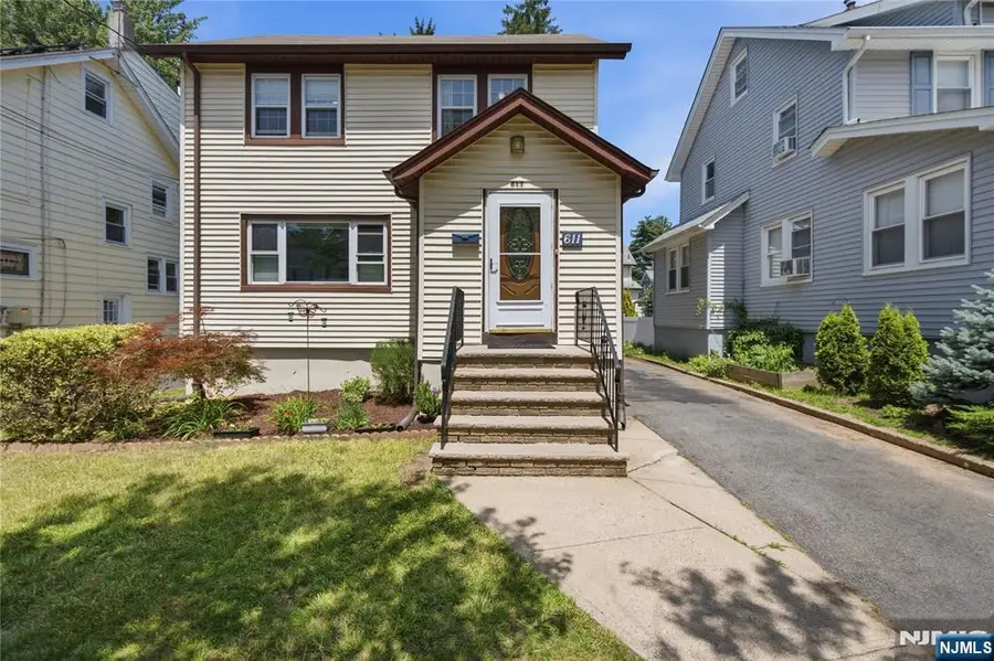 611 Maple Avenue, Teaneck, NJ 07666 - #2