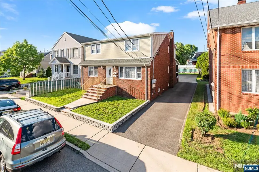 17 Kossuth Street, Wallington, NJ 07057 - #3