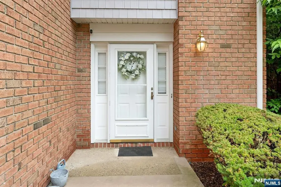 27 Sherwood Court, River Edge, NJ 07661 - #2
