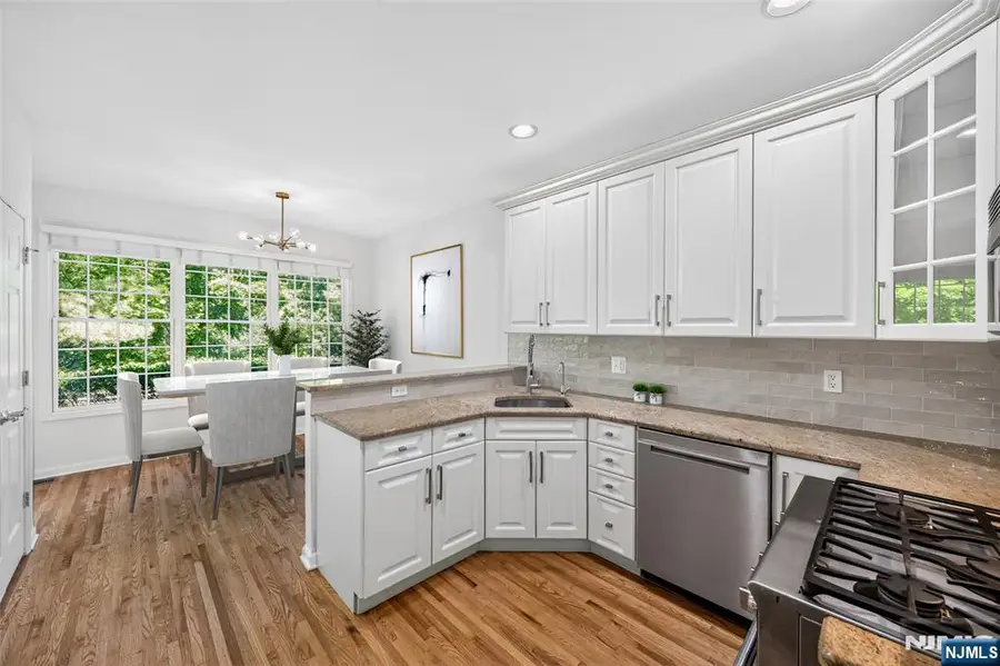 6 Schweinberg Drive R, Roseland, NJ 07068 - #2
