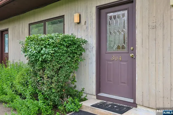 281 Browertown Road 304, Woodland Park, NJ 07424