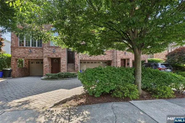 2462 3rd Street, Fort Lee, NJ 07024
