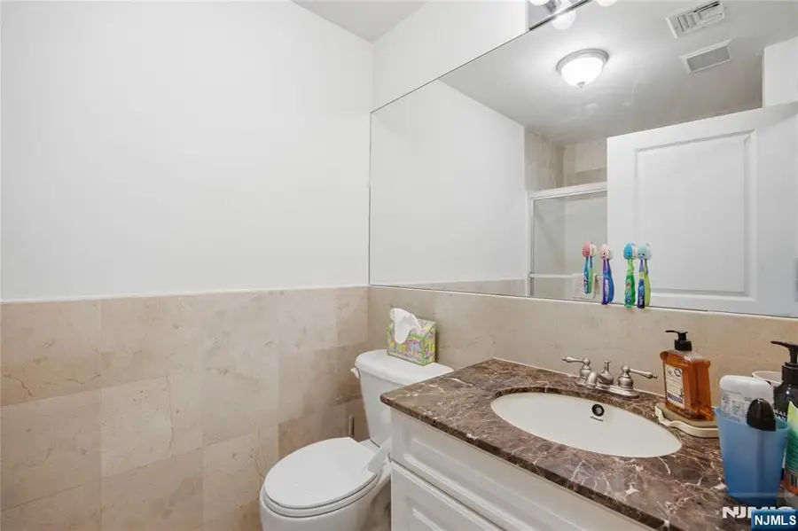 270 Grand Avenue 4C, Palisades Park, NJ 07650 - #2