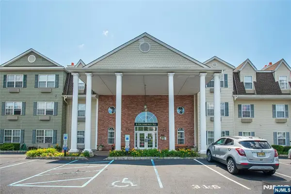 6104 Richmond Road, West Milford, NJ 07480