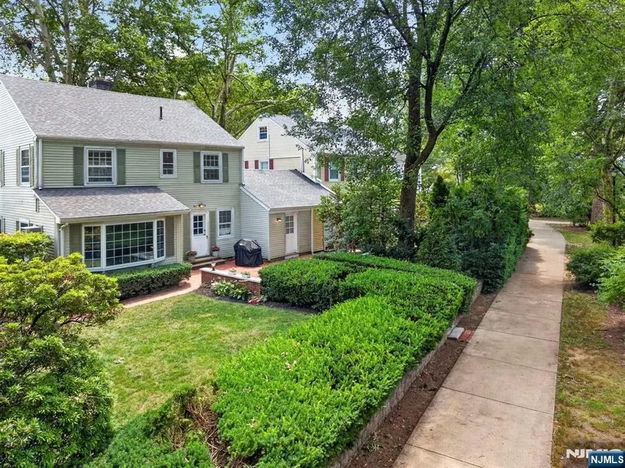 11 Burlington Place, Fair Lawn, NJ 07410 - #2