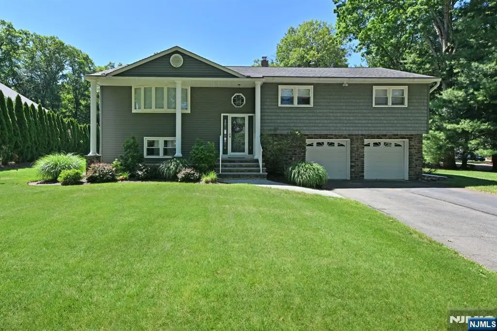 102 Lisa Court, Wyckoff, NJ 07481 - #1