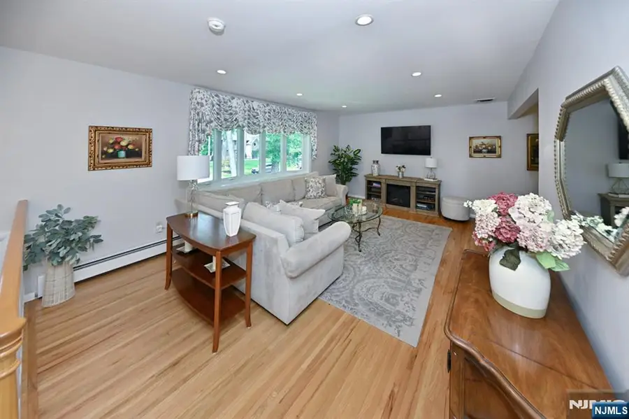 102 Lisa Court, Wyckoff, NJ 07481 - #2