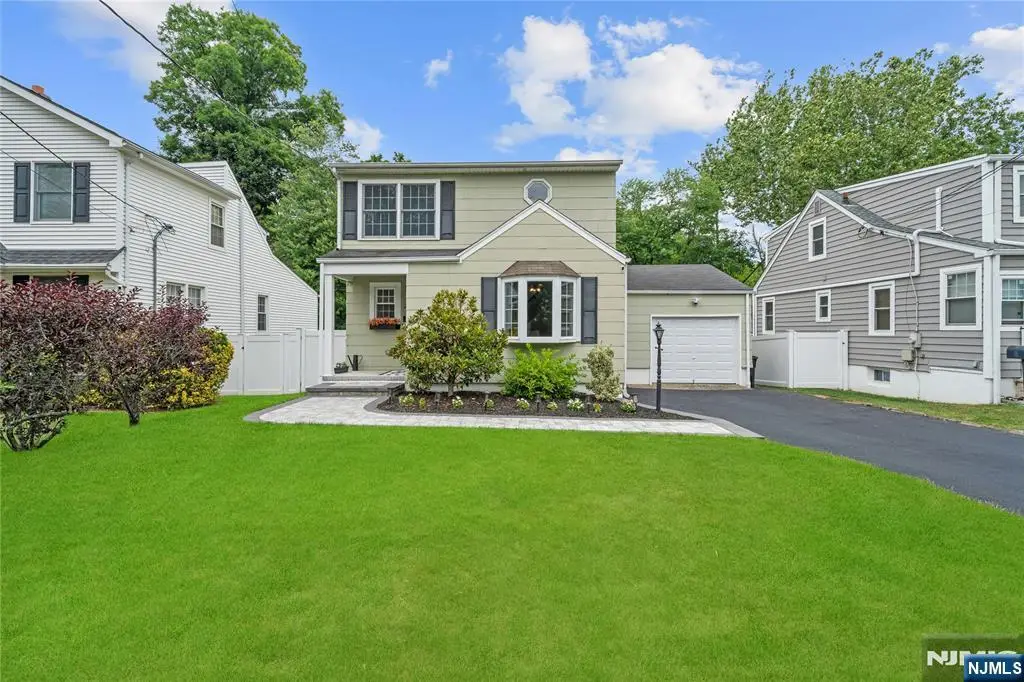 25 2nd Avenue, Roseland, NJ 07068 - #1