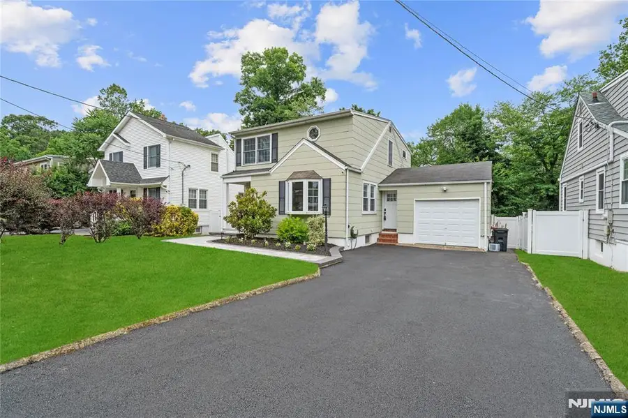 25 2nd Avenue, Roseland, NJ 07068 - #2