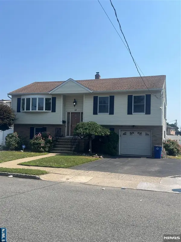 18 Rosengren Avenue, Totowa, NJ 07512