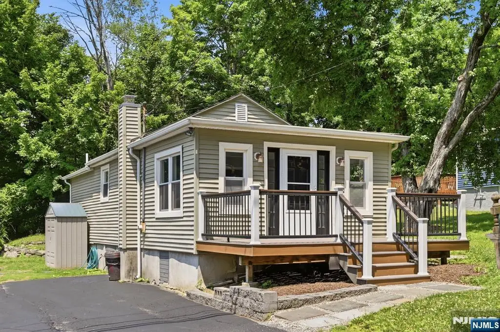 82 Fairview Drive, Upper Greenwood Lake, NJ 07421 - #1