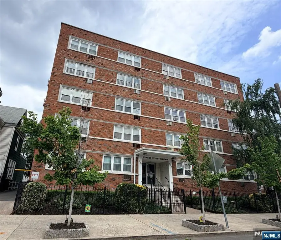 154 Bowers Street 2D, Jersey City, NJ 07307 - #1
