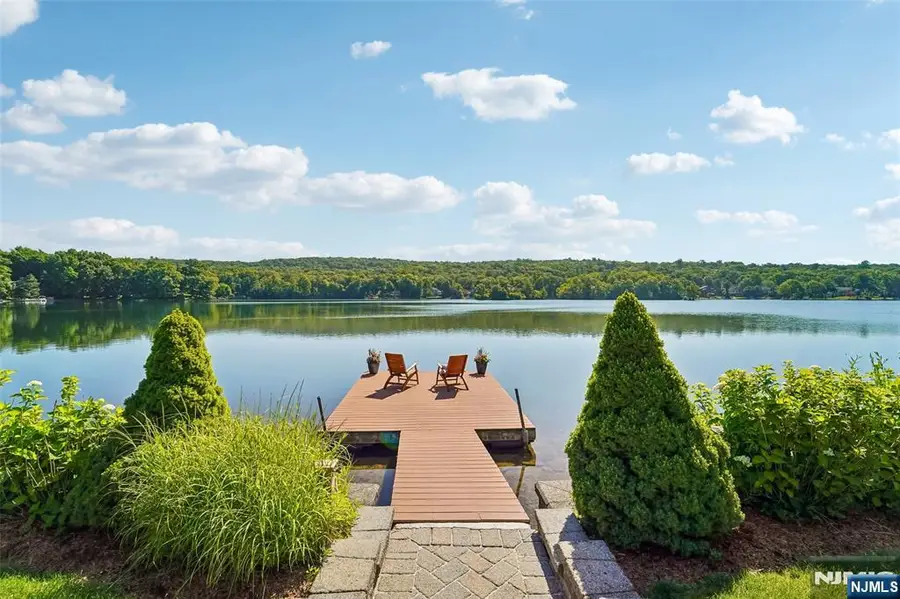 1050 W Pines Lake Drive, Wayne, NJ 07470 - #2