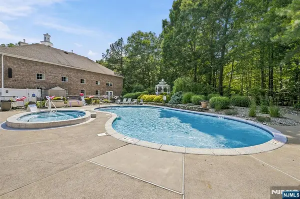 2 Richmond Road 302, West Milford, NJ 07480